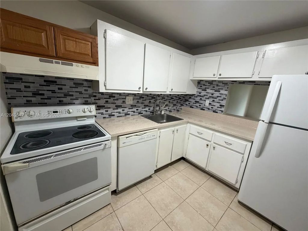 7900 S Colony Circle S #207, Tamarac