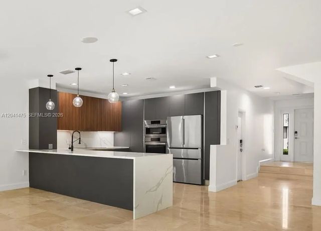 21387 Marina Cove Circle #12-f, Aventura