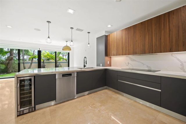 2 of 39 - 21387 Marina Cove Circle #12-f, Aventura, FL