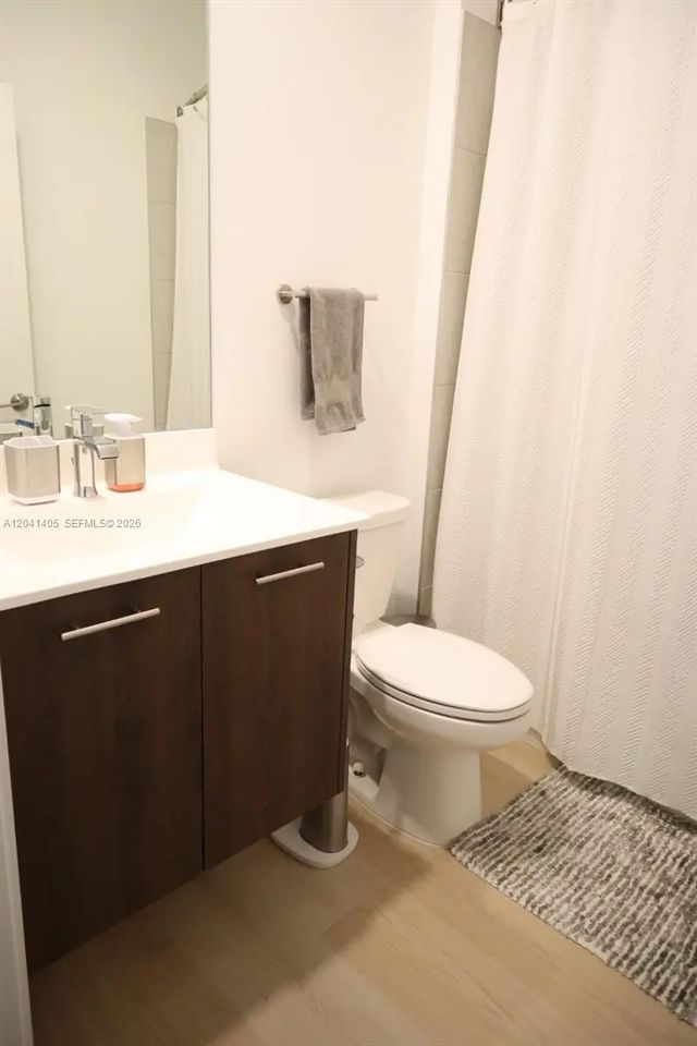5 of 34 - 8201 Nw 41st Street #d-402, Doral, FL