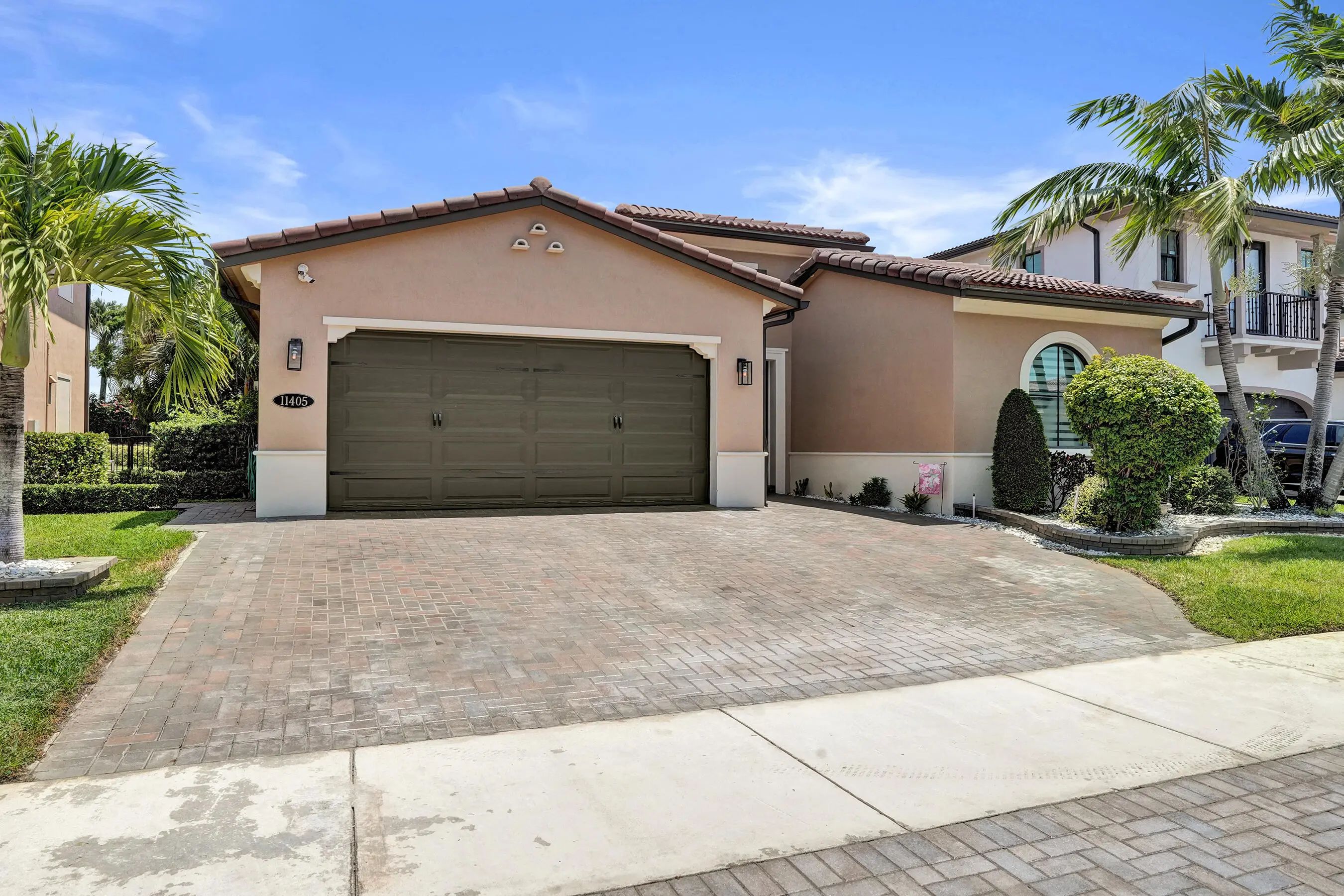 11405 Solstice Circle, Parkland