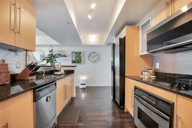 4 of 33 - 325 S Biscayne Boulevard #3921, Miami, FL