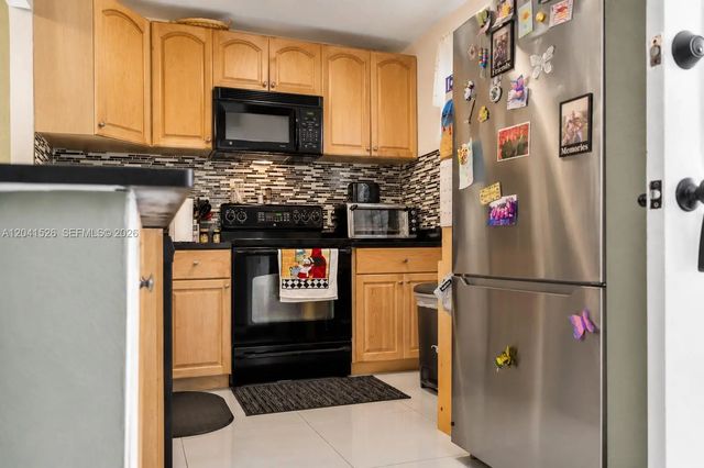 2 of 45 - 12014 S Greenway Circle S #105, Royal Palm Beach, FL