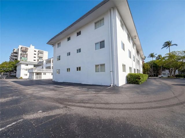 5 of 16 - 200 Galen Drive #202, Key Biscayne, FL