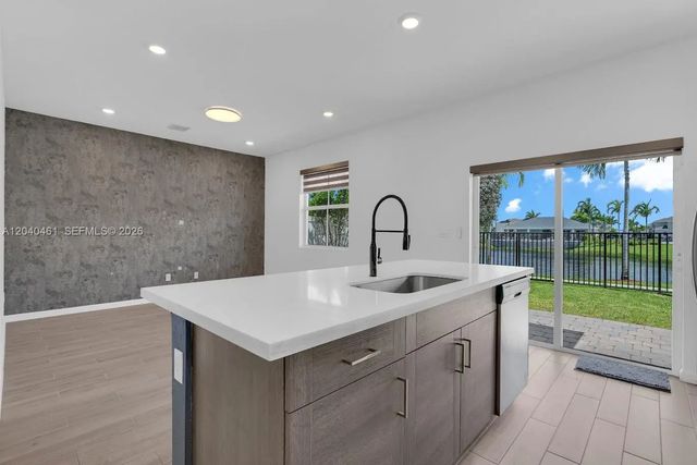 3 of 24 - 805 Se 18th Street, Homestead, FL