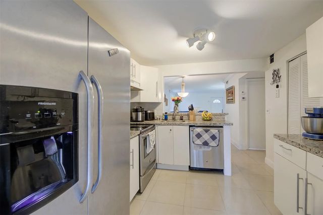 5 of 27 - 3777 Nw 78th Avenue Nw #10d, Hollywood, FL