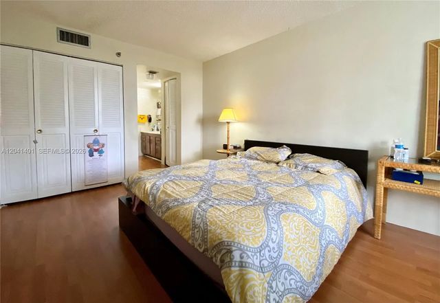 5 of 7 - 1300 Saint Charles Place #420, Pembroke Pines, FL