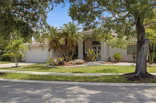 241 Fairmont Way, Weston