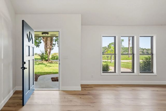3 of 28 - 306 24th Avenue, Vero Beach, FL