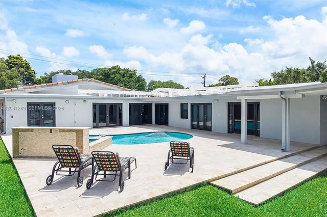 4 of 34 - 2531 Ne 195th Street, Miami, FL
