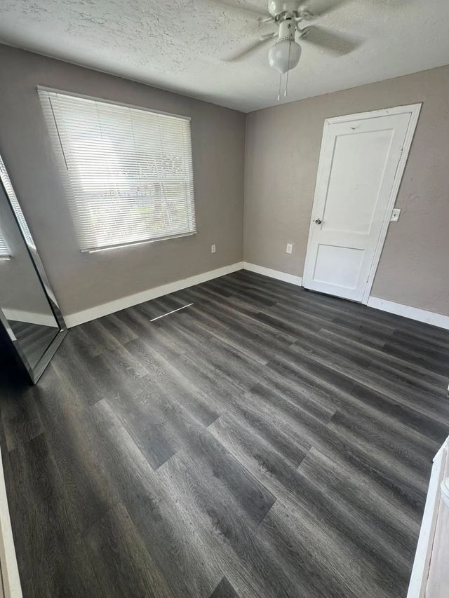 4 of 14 - 2467 Nw 90th Street, Miami, FL