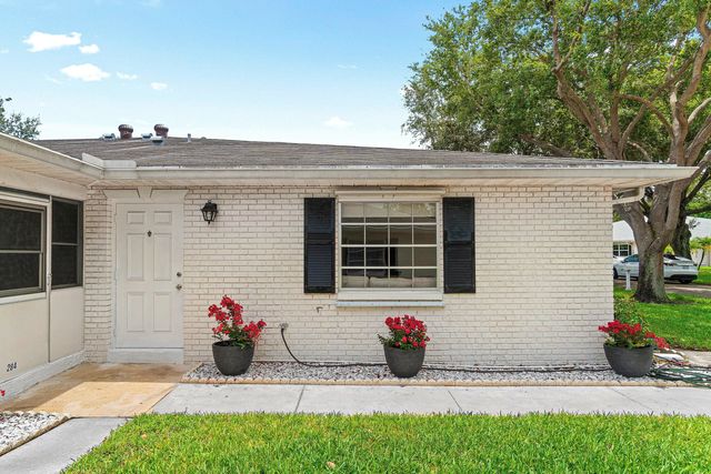 4 of 36 - 10098 S 40th Drive S, Boynton Beach, FL