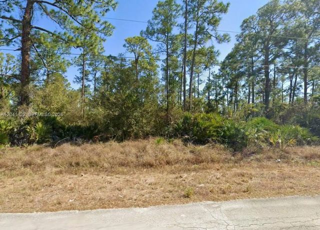 2 of 2 - 1012 Henry Avenue, Lehigh Acres, FL
