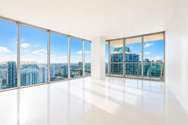 3 of 29 - 475 Brickell Avenue #4715, Miami, FL