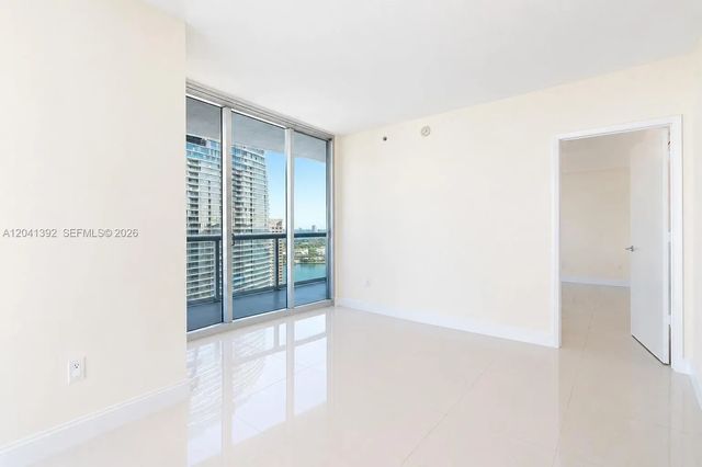 5 of 29 - 475 Brickell Avenue #4715, Miami, FL