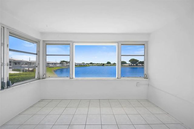 3 of 18 - 1116 Lake Terrace #208, Boynton Beach, FL
