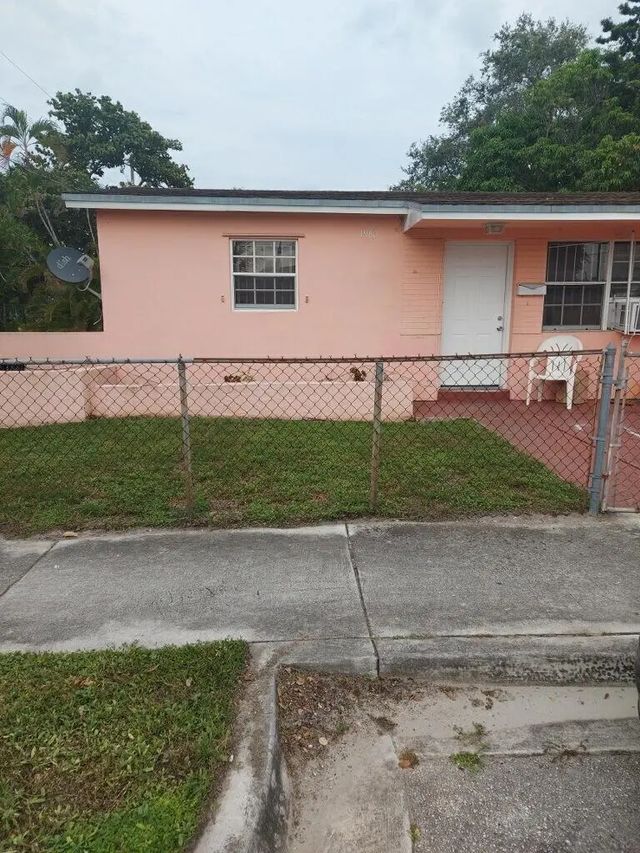 1980 Lincoln Avenue, Opa-Locka
