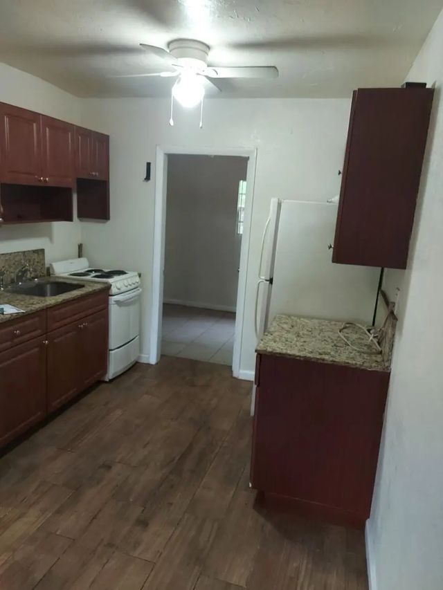 2 of 4 - 1980 Lincoln Avenue, Opa-Locka, FL