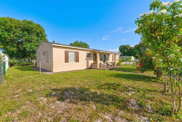 3 of 27 - 15535 Nw 27th Place, Miami Gardens, FL