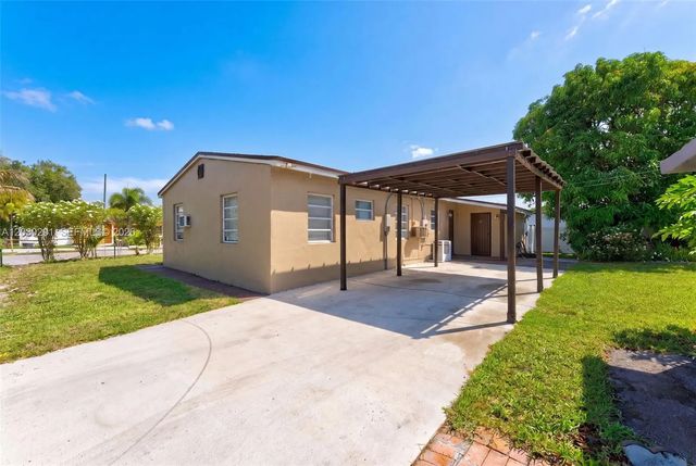 5 of 27 - 15535 Nw 27th Place, Miami Gardens, FL