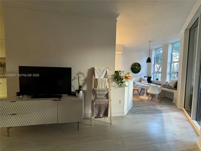 3 of 29 - 3001 Ne 185th Street #123, Aventura, FL