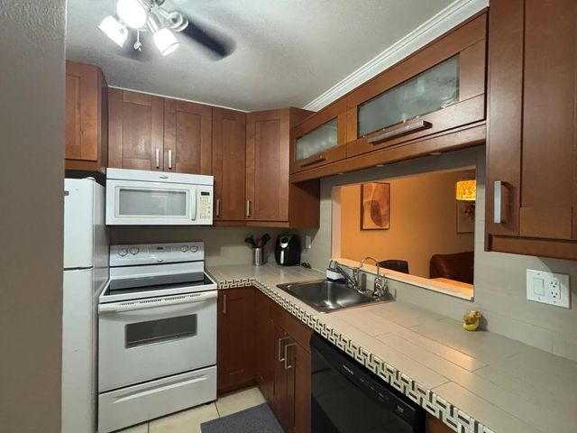 4 of 47 - 5171 W Oakland Park Boulevard #308, Lauderdale Lakes, FL