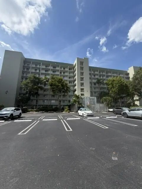 2240 N Cypress Bend Drive #904, Pompano Beach