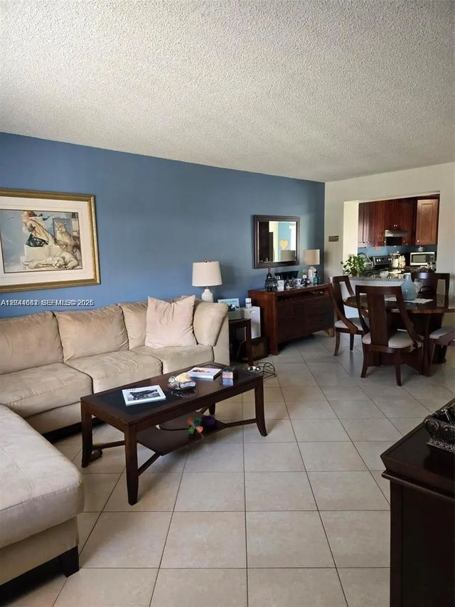 2 of 11 - 2174 W 60th Street #17205, Hialeah, FL