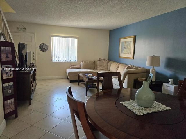3 of 11 - 2174 W 60th Street #17205, Hialeah, FL