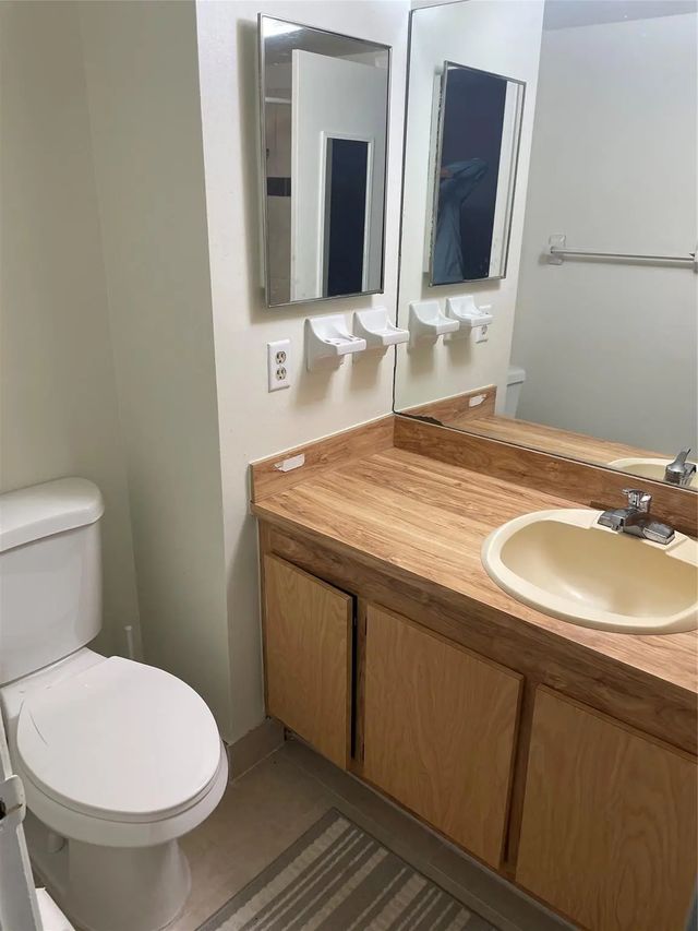 2 of 6 - 143 Nw 93rd Avenue #202, Pembroke Pines, FL