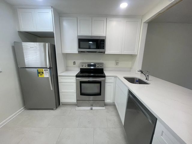 5 of 6 - 143 Nw 93rd Avenue #202, Pembroke Pines, FL