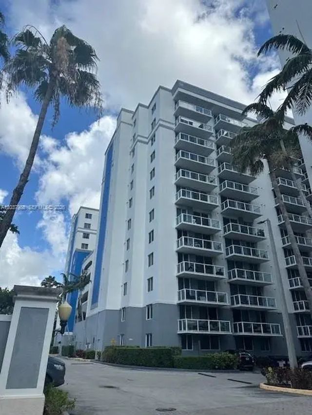 5091 Nw 7th Street #1008, Miami