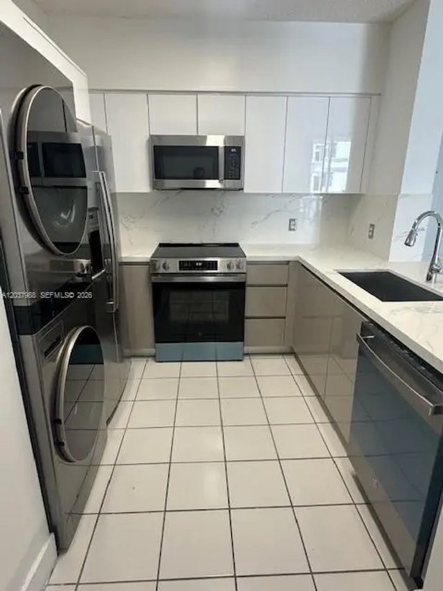 4 of 26 - 5091 Nw 7th Street #1008, Miami, FL