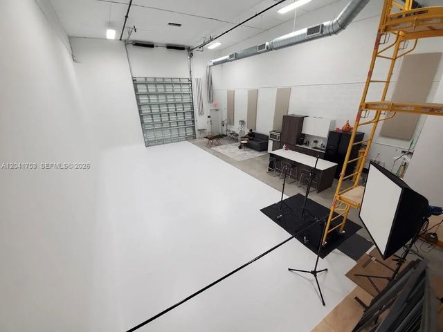3 of 19 - 2017 Nw 135 Avenue, Miami, FL