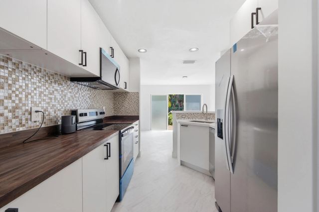 2824 Nw 99th Terrace, Sunrise