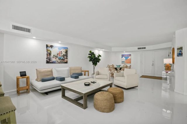 6423 Collins Avenue #203, Miami Beach