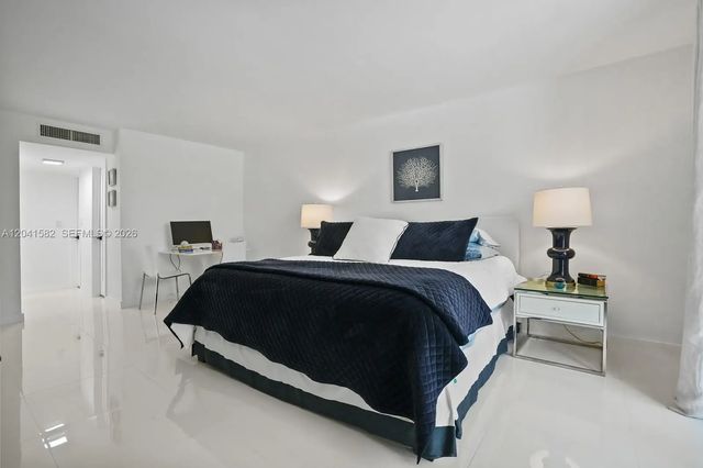 5 of 39 - 6423 Collins Avenue #203, Miami Beach, FL