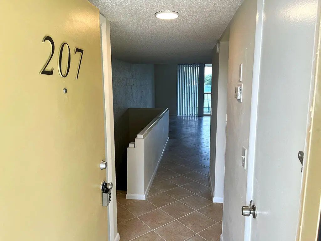 2828 Tennis Club Drive #207, West Palm Beach