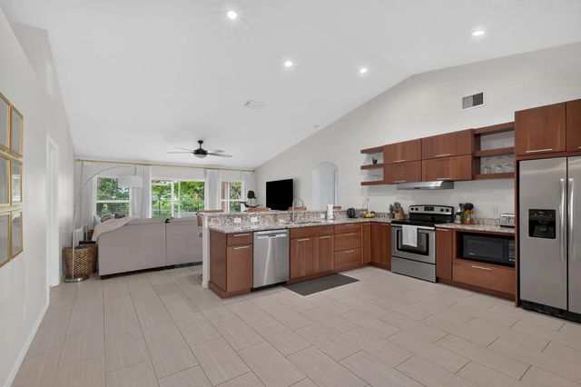 4 of 30 - 516 Se Crosspoint Drive, Port St. Lucie, FL