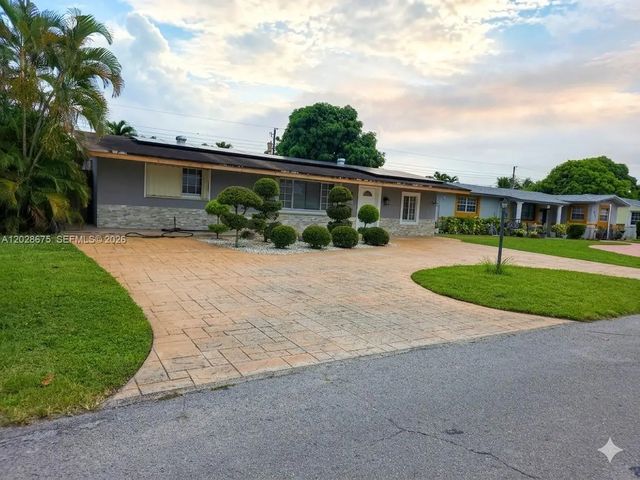 2 of 27 - 8420 Nw 10th Street, Pembroke Pines, FL