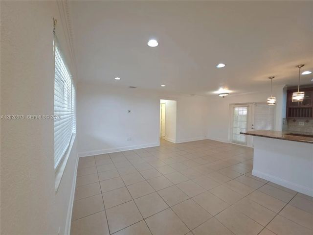 5 of 27 - 8420 Nw 10th Street, Pembroke Pines, FL