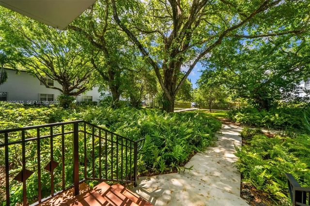 3 of 43 - 5605 Sw 80th Street #10d, Miami, FL