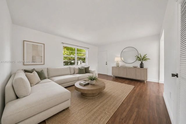 4 of 43 - 5605 Sw 80th Street #10d, Miami, FL