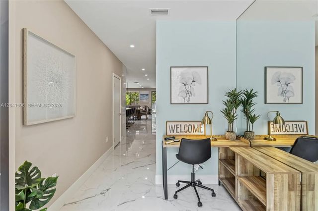 3 of 38 - 809 Sw 10th Terrace, Fort Lauderdale, FL