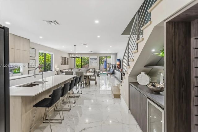 5 of 38 - 809 Sw 10th Terrace, Fort Lauderdale, FL