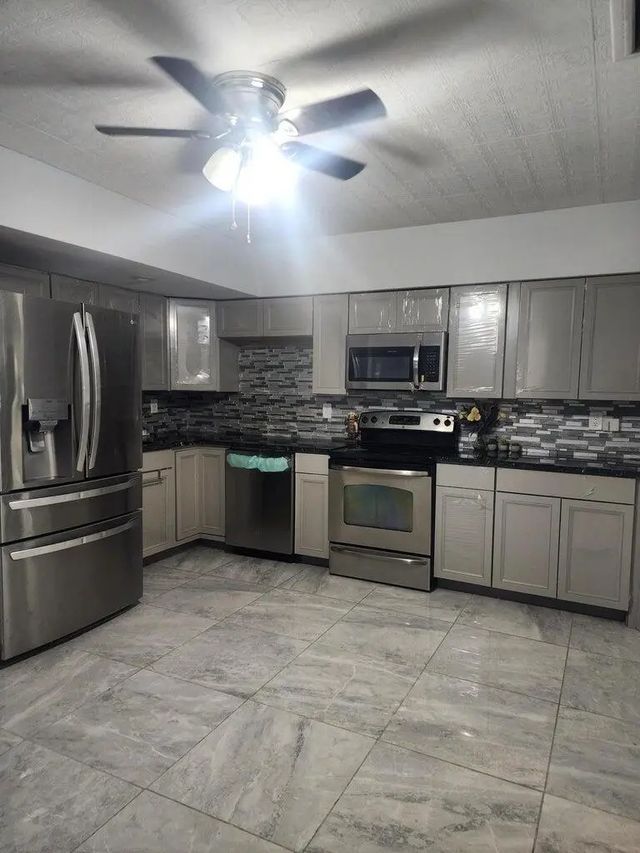 4 of 14 - Xx81 Sw 16th Street, Fort Lauderdale, FL