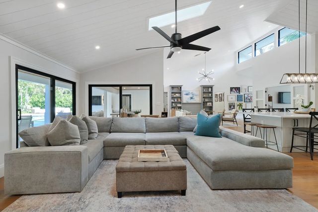 2 of 75 - 19526 W Trails End Terrace, Jupiter, FL
