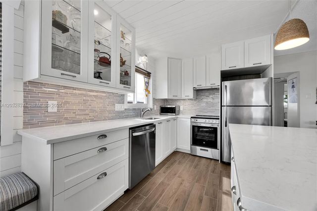 5 of 36 - 1050 Sw 11th Street ##20l, Hallandale Beach, FL