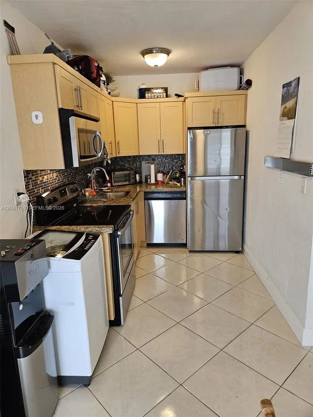 5 of 26 - 7400 Harding Avenue #22, Miami Beach, FL