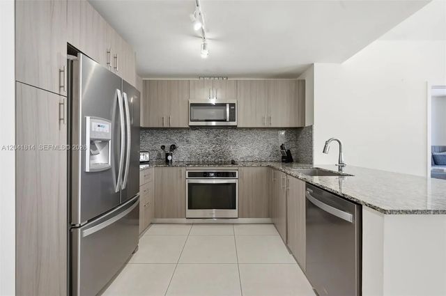 3 of 37 - 5350 Nw 84th Avenue #504, Doral, FL
